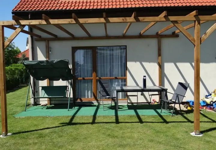 Jaką kantówkę na pergolę wybrać, aby uniknąć problemów z trwałością?