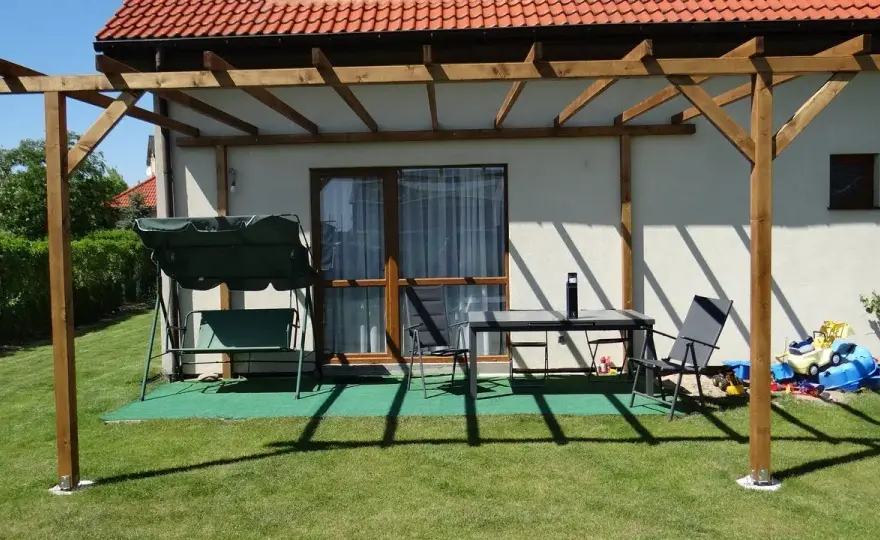 Jaką kantówkę na pergolę wybrać, aby uniknąć problemów z trwałością?